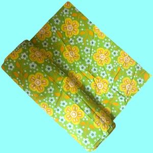 *VINTAGE - Green Floral Fabric* - 70s